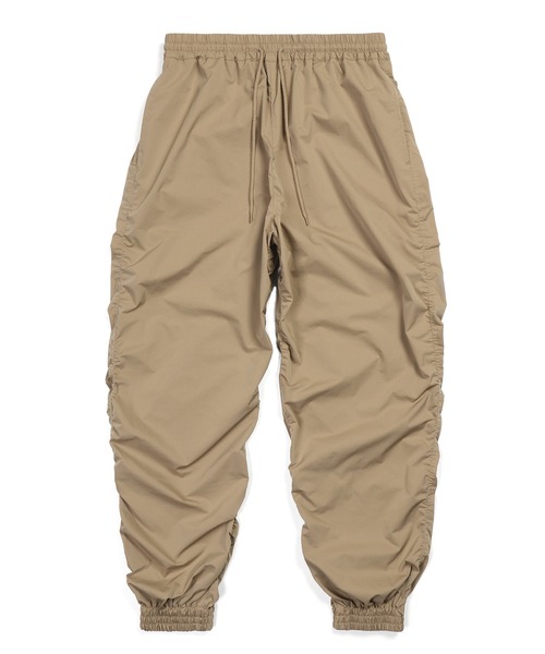The DUFFER of ST.GEORGE(ザダファーオブセントジョージ)の「〔BLACK LABEL〕"A-PACK" STRETCH RIPSTOP GYM PANTS:リップストップ ジムパンツ / バルーンシルエット / ジョガーパンツ / ワークアウト / ストリートスポーツ(その他パンツ・メンズ・ネイビー/ブラック/ベージュ・MEDIUM/X-LARGE/LARGE)」の19枚目の写真