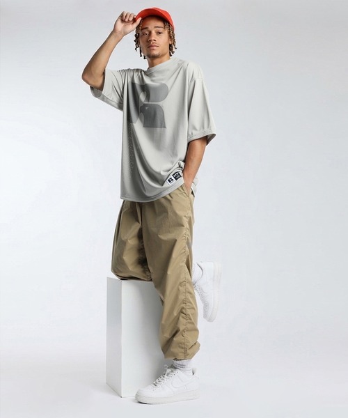 The DUFFER of ST.GEORGE(ザダファーオブセントジョージ)の「〔BLACK LABEL〕"A-PACK" STRETCH RIPSTOP GYM PANTS:リップストップ ジムパンツ / バルーンシルエット / ジョガーパンツ / ワークアウト / ストリートスポーツ(その他パンツ・メンズ・ネイビー/ブラック/ベージュ・MEDIUM/X-LARGE/LARGE)」の5枚目の写真