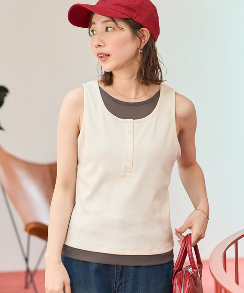 FREAK'S STORE(フリークスストア)の「限定展開 レイヤード風 スナップ ヘンリーネック タンクトップ(Tシャツ/カットソー・レディース・ブラウン/ネイビー/ライトグレー/ブラック/ナチュラル・フリ-)」の6枚目の写真