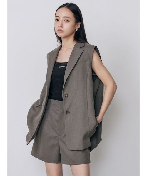 MURUA(ムルーア)の「【セットアップ対応】サイドベルトショートパンツ 夏服(その他パンツ・レディース・グレー/アイボリー/モカ・2/1)」の5枚目の写真