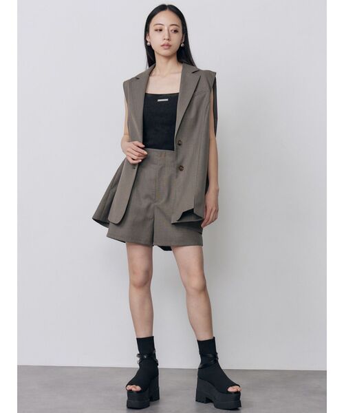 MURUA(ムルーア)の「【セットアップ対応】サイドベルトショートパンツ 夏服(その他パンツ・レディース・グレー/アイボリー/モカ・2/1)」の8枚目の写真