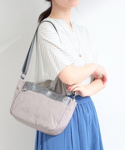 SHOO・LA・RUE(シューラルー)の「【撥水】7ポケットミニショルダーバッグ(ショルダーバッグ・レディース・ブラック/グレー/ダークグレー・00)」の13枚目の写真