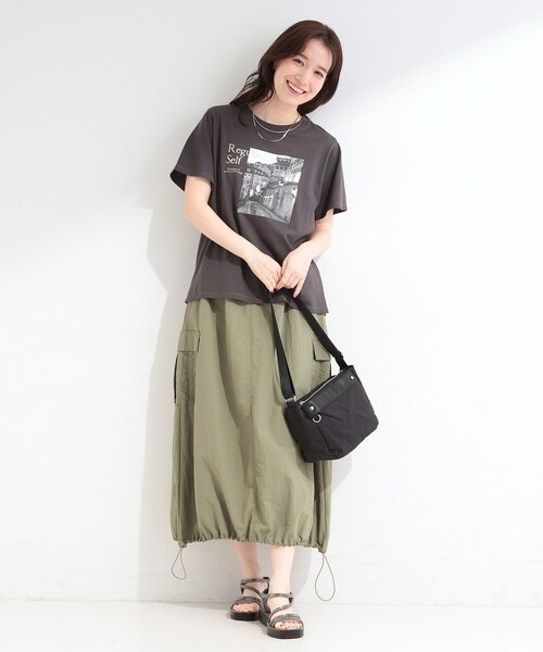 SHOO・LA・RUE(シューラルー)の「【撥水】7ポケットミニショルダーバッグ(ショルダーバッグ・レディース・ブラック/グレー/ダークグレー・00)」の8枚目の写真