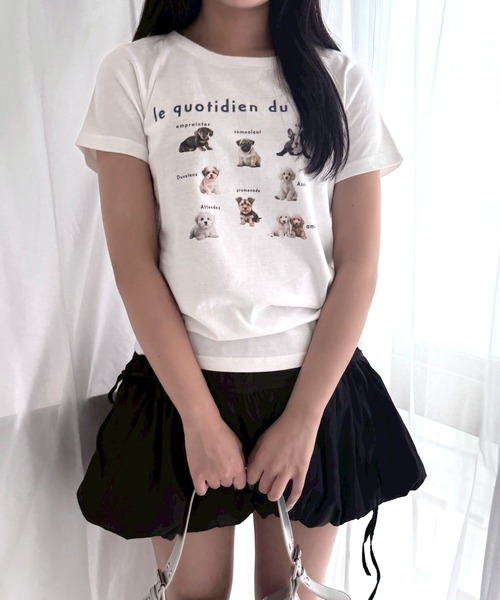 fiere（フィエール）の「ワンちゃんいっぱいデザインプリントショート丈半袖Tシャツ（Tシャツ/カットソー・レディース・ホワイト・WM）」の4枚目の写真