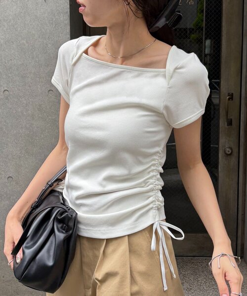 CAPRICIEUX LE'MAGE(カプリシューレマージュ)の「スクエアネックドロストT(Tシャツ/カットソー・レディース・グレー/ネイビー/イエロー/ホワイト・FREE)」の2枚目の写真