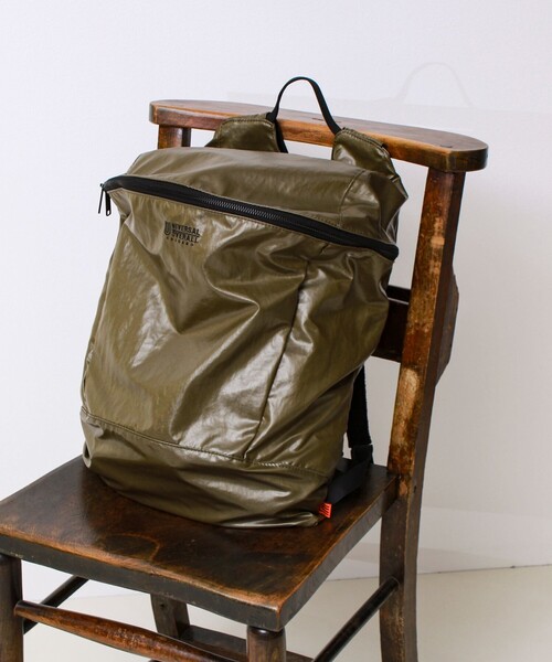 UNIVERSAL OVERALL(ユニバーサルオーバーオール)の「【UNIVERSAL OVERALL/ユニバーサルオーバーオール】Surplus rucksack(バックパック/リュック・メンズ・チャコールグレー/ダークカーキ・FREE)」の4枚目の写真
