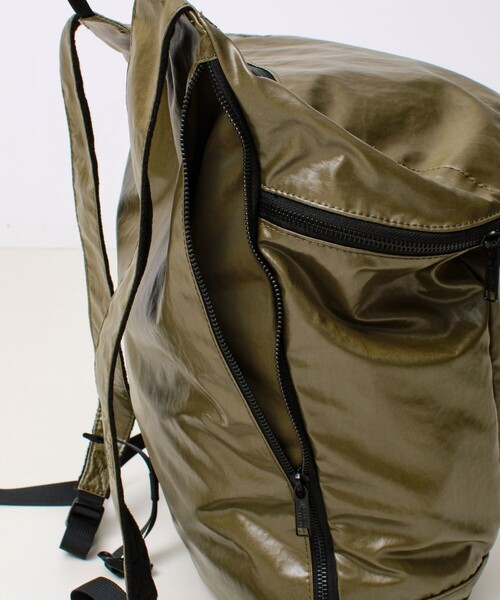 UNIVERSAL OVERALL(ユニバーサルオーバーオール)の「【UNIVERSAL OVERALL/ユニバーサルオーバーオール】Surplus rucksack(バックパック/リュック・メンズ・チャコールグレー/ダークカーキ・FREE)」の8枚目の写真