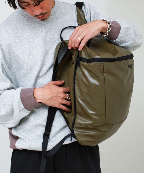 UNIVERSAL OVERALL(ユニバーサルオーバーオール)の「【UNIVERSAL OVERALL/ユニバーサルオーバーオール】Surplus rucksack(バックパック/リュック・メンズ・チャコールグレー/ダークカーキ・FREE)」の17枚目の写真
