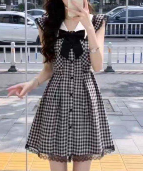 LUCPY(ラクピー)の「ギンガムチェックリボンフレアミニワンピース(ワンピース・レディース・ブラック×ホワイト・LARGE/MEDIUM/SMALL)」の3枚目の写真
