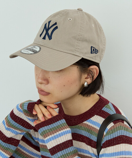 FREAK'S STORE(フリークスストア)の「New Era/ニューエラ 9TWENTY NY/ナイントゥエンティ ニューヨーク・ヤンキース(キャップ・レディース・キャメル/ベージュ/レッド・ONE SIZE)」の5枚目の写真