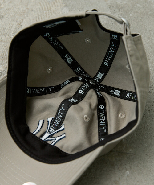 FREAK'S STORE(フリークスストア)の「New Era/ニューエラ 9TWENTY NY/ナイントゥエンティ ニューヨーク・ヤンキース(キャップ・レディース・キャメル/ベージュ/レッド・ONE SIZE)」の16枚目の写真