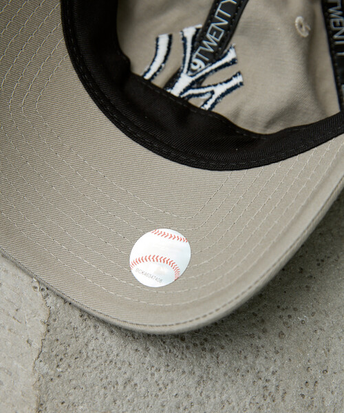 FREAK'S STORE(フリークスストア)の「New Era/ニューエラ 9TWENTY NY/ナイントゥエンティ ニューヨーク・ヤンキース(キャップ・レディース・キャメル/ベージュ/レッド・ONE SIZE)」の17枚目の写真