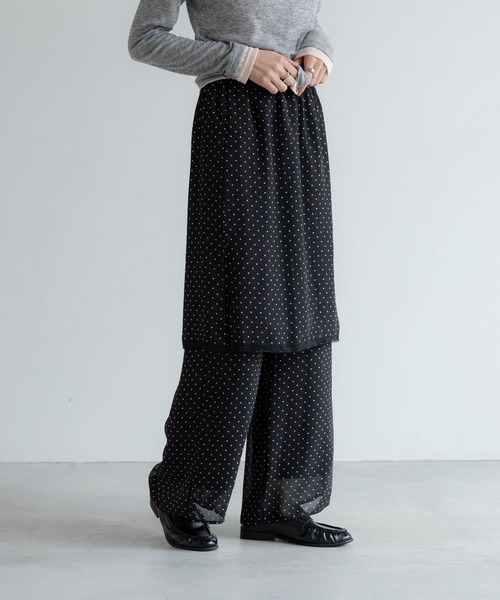 LOWRYS FARM（ローリーズファーム）の「シアードットレイヤードパンツ　1048936（その他パンツ・レディース・ブラック/ブラック系その他/ドット・FREE）」の2枚目の写真