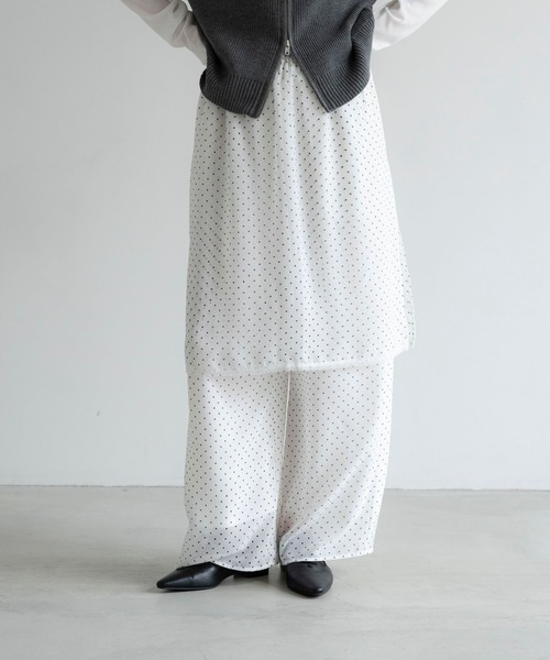 LOWRYS FARM（ローリーズファーム）の「シアードットレイヤードパンツ　1048936（その他パンツ・レディース・ブラック/ブラック系その他/ドット・FREE）」の3枚目の写真