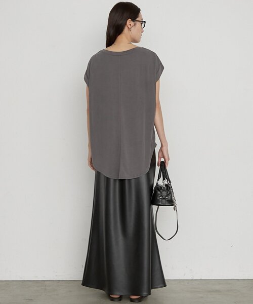 LOUNGEDRESS（ラウンジドレス）の「《1枚で品よく決まる》ロゴフレンチT（Tシャツ/カットソー・レディース・カーキ/オフホワイト/チャコールグレー・FREE）」の6枚目の写真