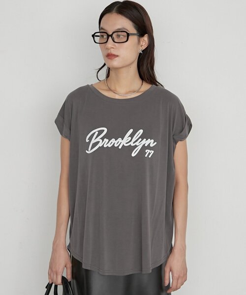 LOUNGEDRESS（ラウンジドレス）の「《1枚で品よく決まる》ロゴフレンチT（Tシャツ/カットソー・レディース・カーキ/オフホワイト/チャコールグレー・FREE）」の8枚目の写真