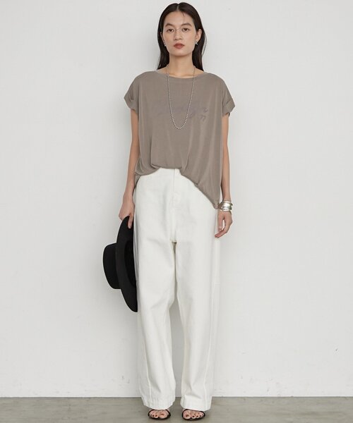 LOUNGEDRESS（ラウンジドレス）の「《1枚で品よく決まる》ロゴフレンチT（Tシャツ/カットソー・レディース・カーキ/オフホワイト/チャコールグレー・FREE）」の11枚目の写真