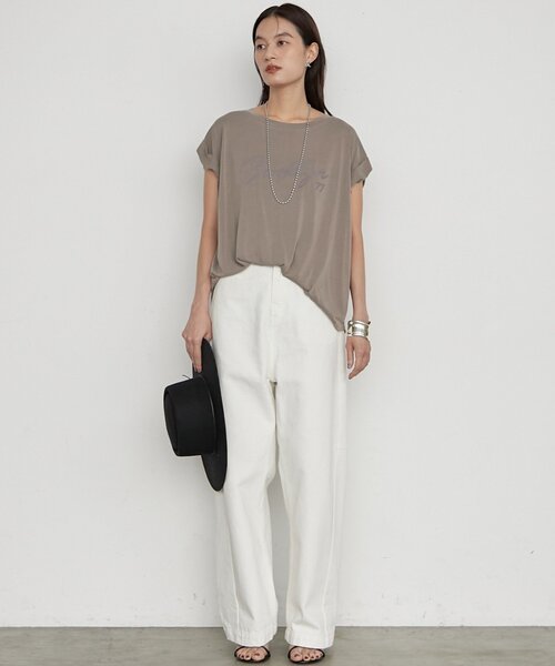 LOUNGEDRESS（ラウンジドレス）の「《1枚で品よく決まる》ロゴフレンチT（Tシャツ/カットソー・レディース・カーキ/オフホワイト/チャコールグレー・FREE）」の12枚目の写真