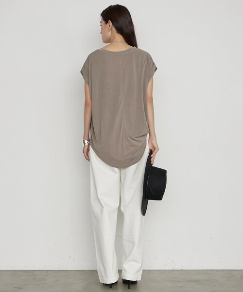 LOUNGEDRESS（ラウンジドレス）の「《1枚で品よく決まる》ロゴフレンチT（Tシャツ/カットソー・レディース・カーキ/オフホワイト/チャコールグレー・FREE）」の14枚目の写真