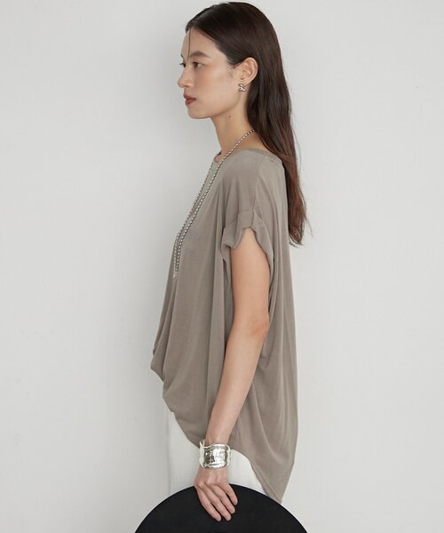 LOUNGEDRESS（ラウンジドレス）の「《1枚で品よく決まる》ロゴフレンチT（Tシャツ/カットソー・レディース・カーキ/オフホワイト/チャコールグレー・FREE）」の17枚目の写真
