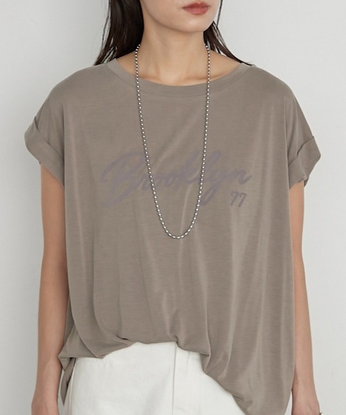 LOUNGEDRESS（ラウンジドレス）の「《1枚で品よく決まる》ロゴフレンチT（Tシャツ/カットソー・レディース・カーキ/オフホワイト/チャコールグレー・FREE）」の3枚目の写真