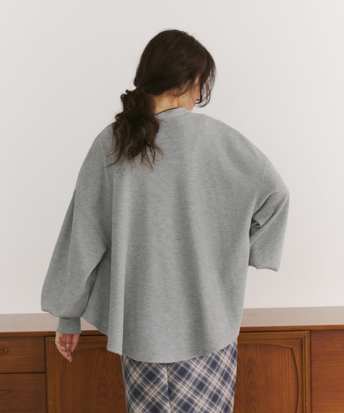ORDENA(オルディナ)の「サーマルヘンリーフレアプルオーバー(Tシャツ/カットソー・レディース・グレー/アイボリー/チョコ/ブラック・FREE)」の5枚目の写真