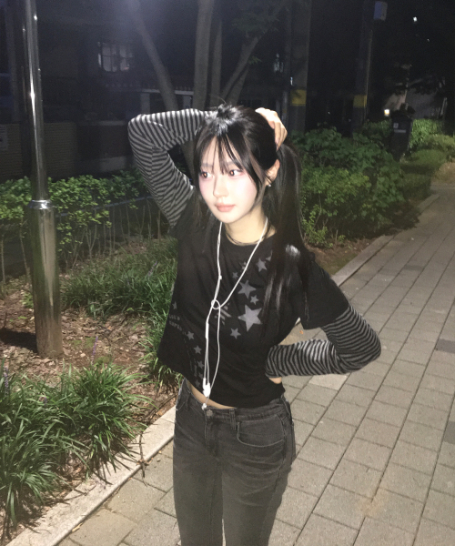KKEEE（ケーケーイーイー）の「ムンラブスター レイヤード長袖Tシャツ(3カラー)（Tシャツ/カットソー・レディース・ネイビー/ライトグレー/ブラック・FREE）」の7枚目の写真