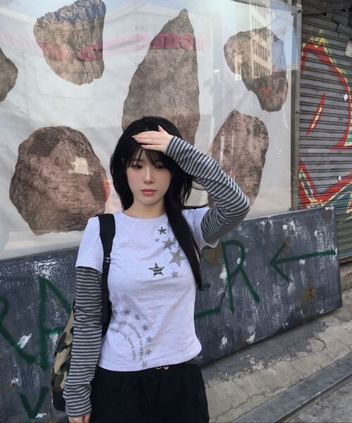KKEEE（ケーケーイーイー）の「ムンラブスター レイヤード長袖Tシャツ(3カラー)（Tシャツ/カットソー・レディース・ネイビー/ライトグレー/ブラック・FREE）」の12枚目の写真
