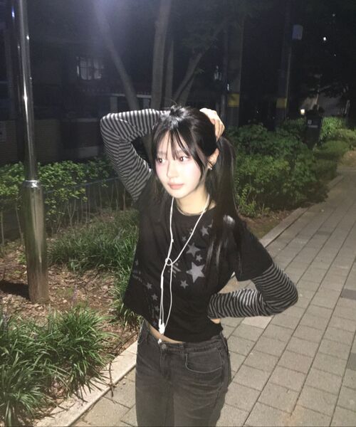 KKEEE（ケーケーイーイー）の「ムンラブスター レイヤード長袖Tシャツ(3カラー)（Tシャツ/カットソー・レディース・ネイビー/ライトグレー/ブラック・FREE）」の13枚目の写真