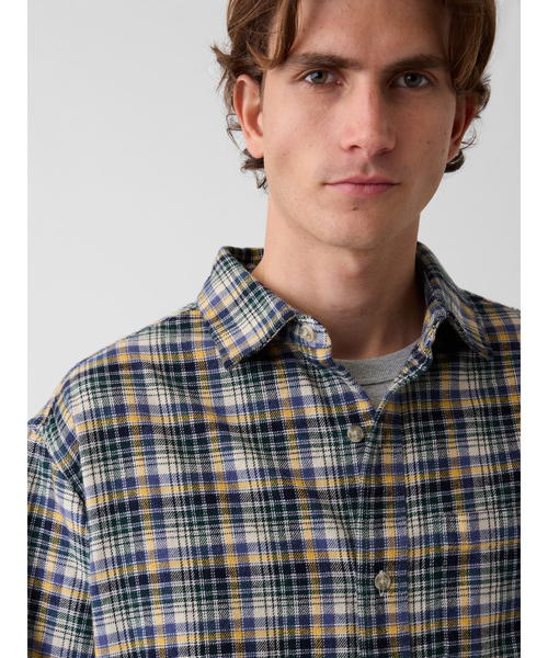 GAP(ギャップ)の「リラックスフィット フランネルシャツ(シャツ/ブラウス・メンズ・グリーン/ブルー/ワインレッド/ブラウン・L/M/XS/S)」の15枚目の写真
