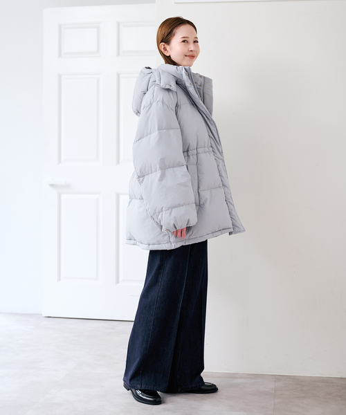 U by SPICK&SPAN(ユーバイスピックアンドスパン)の「タスランナイロン撥水ミドルダウン(ダウンジャケット/コート・レディース・アイボリー/ブルー/ブラック・38/36)」の5枚目の写真