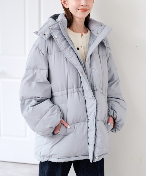U by SPICK&SPAN(ユーバイスピックアンドスパン)の「タスランナイロン撥水ミドルダウン(ダウンジャケット/コート・レディース・アイボリー/ブルー/ブラック・38/36)」の8枚目の写真