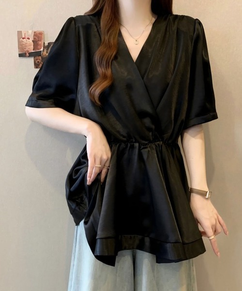 Girly Doll(ガーリードール)の「カシュクールペプラムブラウス(シャツ/ブラウス・レディース・ベージュ/ブラック・M/L)」の2枚目の写真
