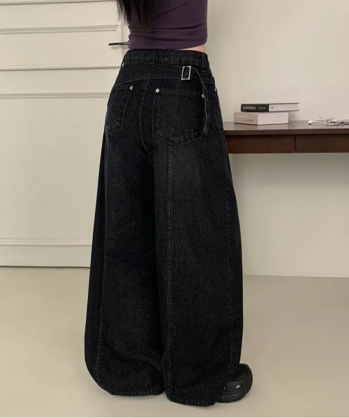 Aelina(エリナ)の「バックベルトデザインワイドデニム パンツ(デニムパンツ・レディース・ブルー/ブラック・L/M/S)」の1枚目の写真