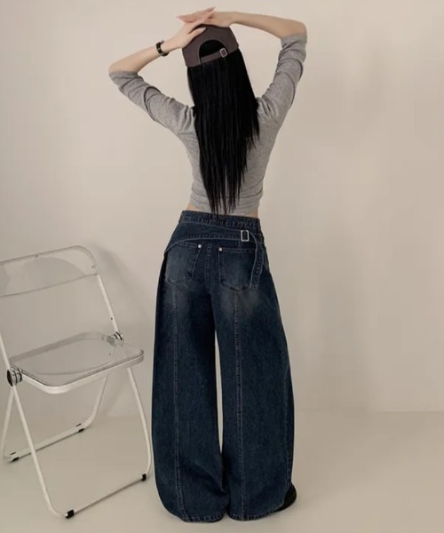 Aelina(エリナ)の「バックベルトデザインワイドデニム パンツ(デニムパンツ・レディース・ブルー/ブラック・L/M/S)」の14枚目の写真