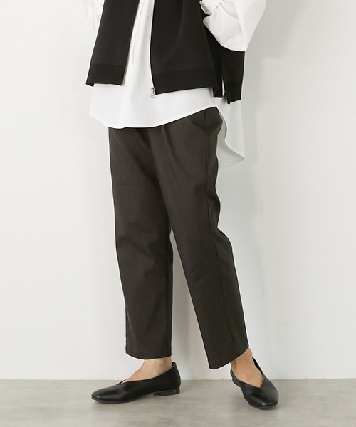 MELROSE claire（メルローズ クレール）の「【ツイルストレッチタックゆるテーパードパンツ】（その他パンツ・レディース・キャメル/ブラウン系その他/ライトグレー/ダークブラウン・1/3/4/2）」の2枚目の写真
