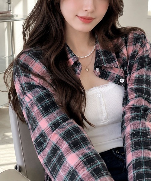 Dewlily(デューリリー)の「羽織るだけでこなれた大人カジュアルに♪ チェック柄長袖シャツ(シャツ/ブラウス・レディース・ピンク/ブルー/ライトブルー/ブラック/ベージュ/ネイビー・FREE)」の12枚目の写真