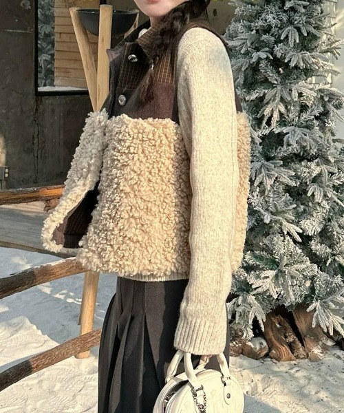 GEMEDA（ジェメダ）の「秋冬新作　ボアベスト（ベスト・レディース・ベージュ/モカ・L/M）」の9枚目の写真