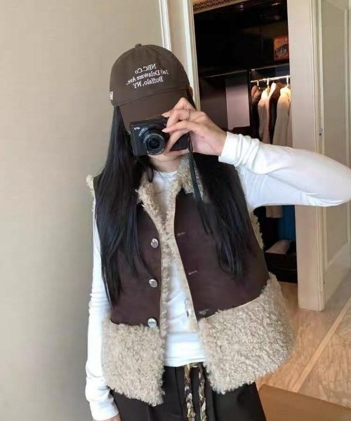 GEMEDA（ジェメダ）の「秋冬新作　ボアベスト（ベスト・レディース・ベージュ/モカ・L/M）」の16枚目の写真