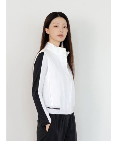 NITINA(ニティナ)の「防風ジップアップベスト WH(ベスト・レディース・ホワイト・SMALL/MEDIUM)」の2枚目の写真