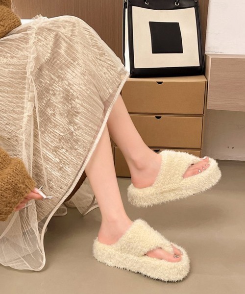 Miniministore(ミニミニストア)の「ふわふわファートングサンダル冬用スリッパ(サンダル・レディース・オリーブ/アイボリー/ブラック/ブラウン・24.5cm/24.0cm/23.5cm/23.0cm/22.5cm)」の8枚目の写真