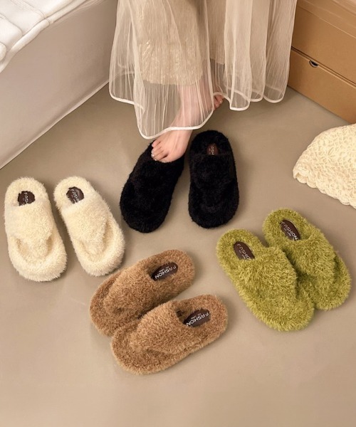 Miniministore(ミニミニストア)の「ふわふわファートングサンダル冬用スリッパ(サンダル・レディース・オリーブ/アイボリー/ブラック/ブラウン・24.5cm/24.0cm/23.5cm/23.0cm/22.5cm)」の15枚目の写真