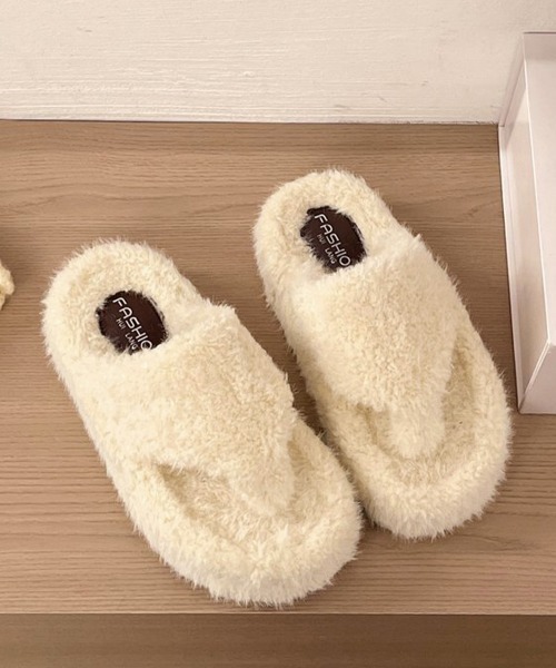 Miniministore(ミニミニストア)の「ふわふわファートングサンダル冬用スリッパ(サンダル・レディース・オリーブ/アイボリー/ブラック/ブラウン・24.5cm/24.0cm/23.5cm/23.0cm/22.5cm)」の21枚目の写真