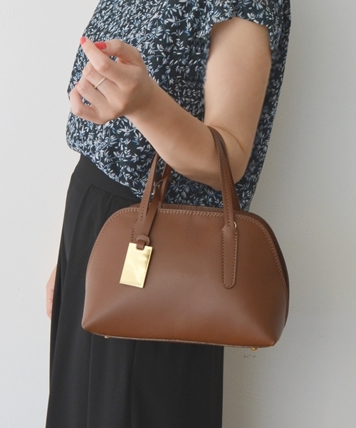 SHIPS（シップス）の「Milos:ミニ2WAY◇（ショルダーバッグ・レディース・ベージュ/ダークブルー/ホワイト/ブラウン/ピンク/ネイビー/ベージュ系その他/ライトグレー/ピンク系その他・ONE SIZE）」の4枚目の写真