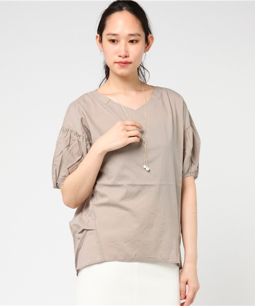 Honeys（ハニーズ）の「バルーン袖アクセ付ブラウス（シャツ/ブラウス・レディース・ネイビー/イエロー/モカ/ホワイト・M/S/L）」の2枚目の写真