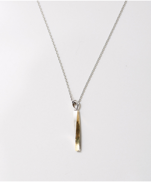 amp japan(アンプジャパン)の「【amp japan】STUDIOUS別注 2tone Twist Necklace/2トーンツイストチャームネックレス(ネックレス・メンズ・シルバー・FREE)」の1枚目の写真