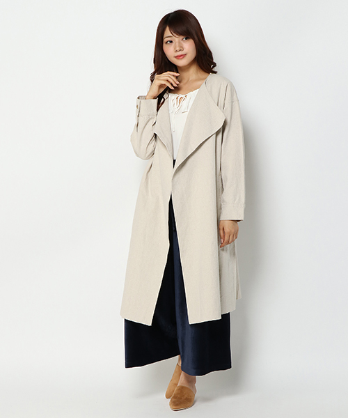 LBC（エルビーシー）の「変わり織りガウンコート（その他アウター・レディース・ベージュ/ネイビー・LARGE/MEDIUM）」の3枚目の写真