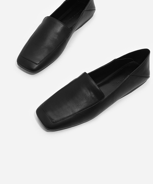 CHARLES & KEITH(チャールズ & キース)の「スクウェアトゥスリッポンフラット / SQUARE-TOE SLIP-ON FLATS(スリッポン・レディース・パープル/ブラック・22.5cm/23.5cm/25cm/24.5cm/23cm)」の5枚目の写真