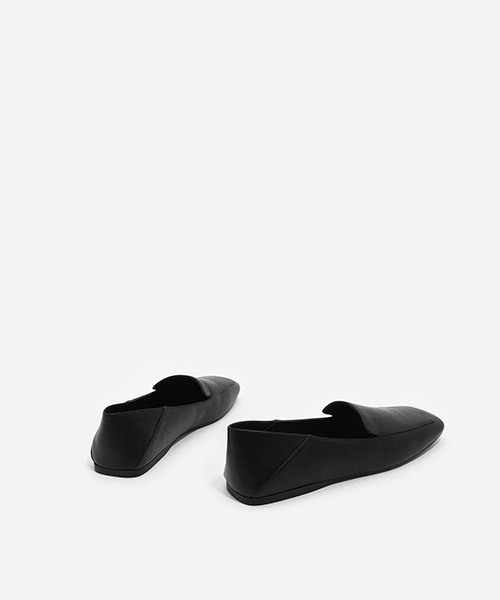 CHARLES & KEITH(チャールズ & キース)の「スクウェアトゥスリッポンフラット / SQUARE-TOE SLIP-ON FLATS(スリッポン・レディース・パープル/ブラック・22.5cm/23.5cm/25cm/24.5cm/23cm)」の6枚目の写真