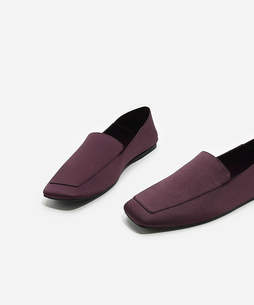 CHARLES & KEITH(チャールズ & キース)の「スクウェアトゥスリッポンフラット / SQUARE-TOE SLIP-ON FLATS(スリッポン・レディース・パープル/ブラック・22.5cm/23.5cm/25cm/24.5cm/23cm)」の11枚目の写真